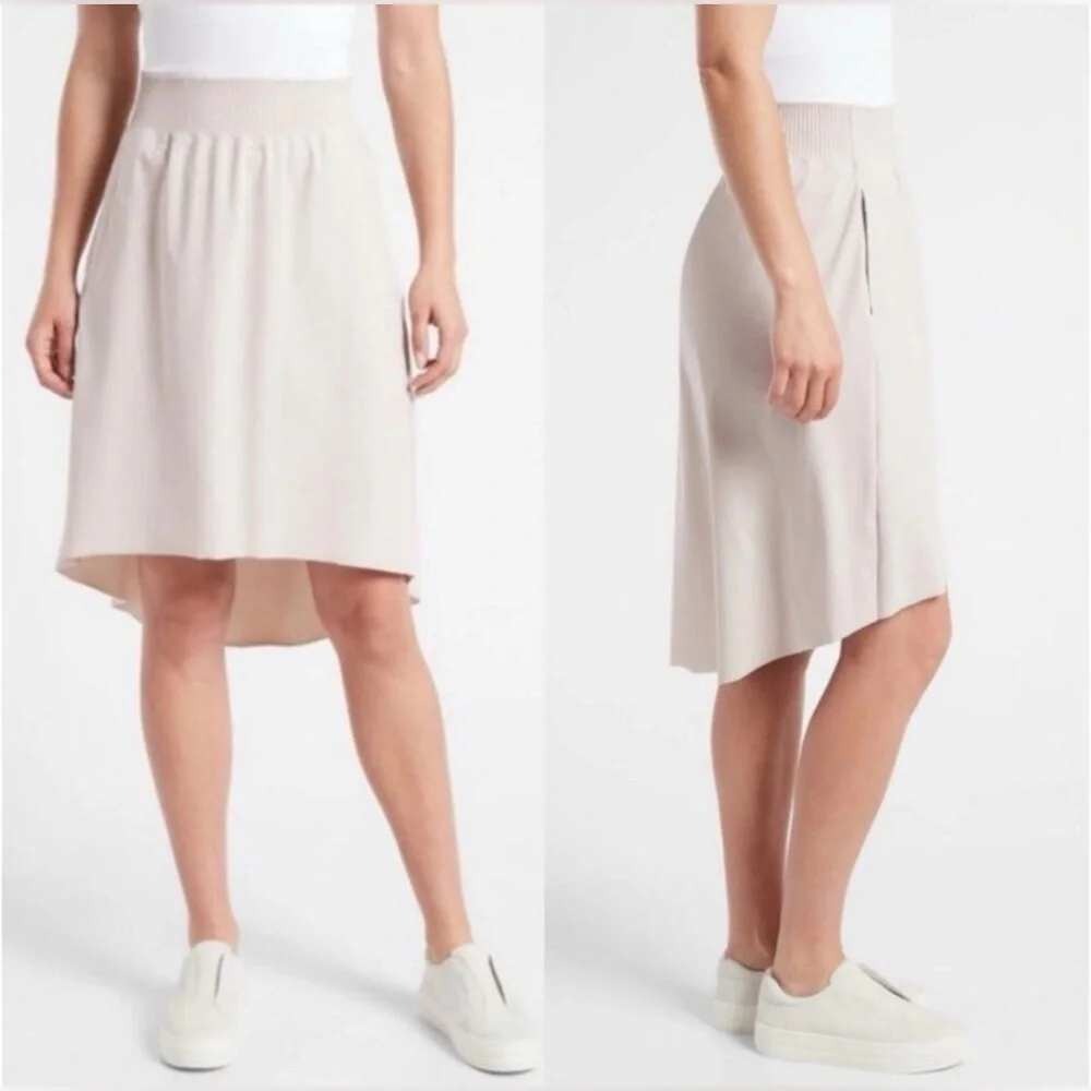 Athleta Cosmic Skirt XL Beige‎ High Low Lightweight Packable 566667-01-2-0005